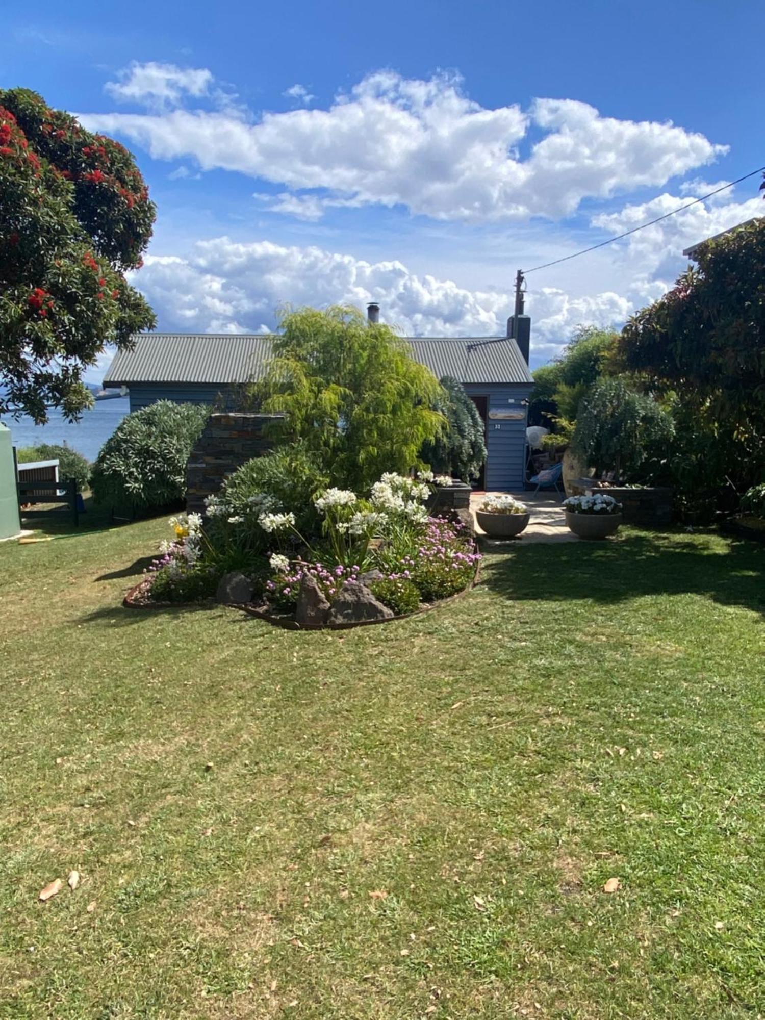 Beach Buoy Opossum Bay South Arm Extérieur photo