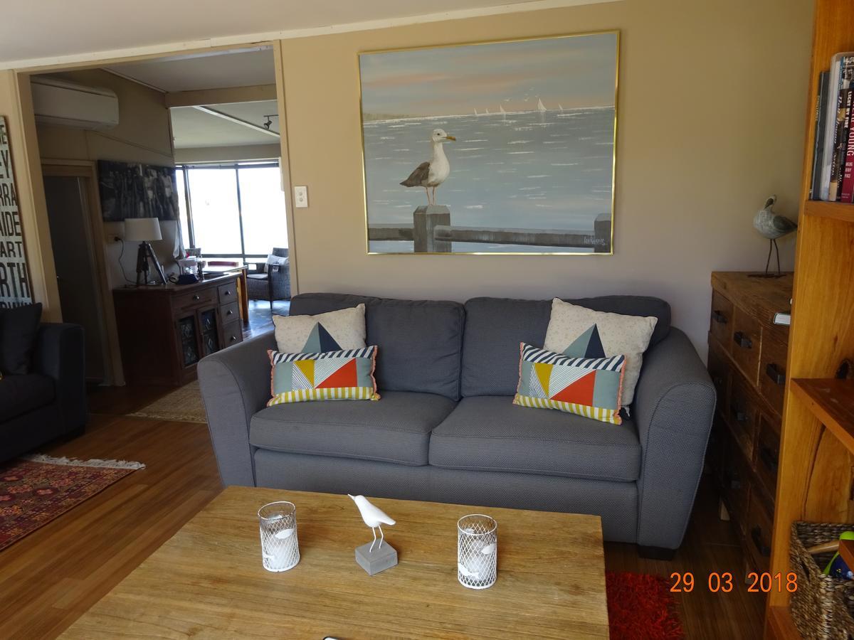 Beach Buoy Opossum Bay South Arm Extérieur photo
