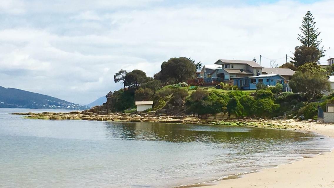 Beach Buoy Opossum Bay South Arm Extérieur photo
